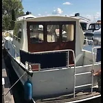 Suesses Motorboot - Ueberseestadt * Brémy