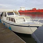 Suesses Motorboot - Ueberseestadt *