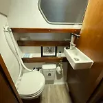 Botel Suesses Motorboot - Ueberseestadt
