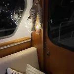 Suesses Motorboot - Ueberseestadt *