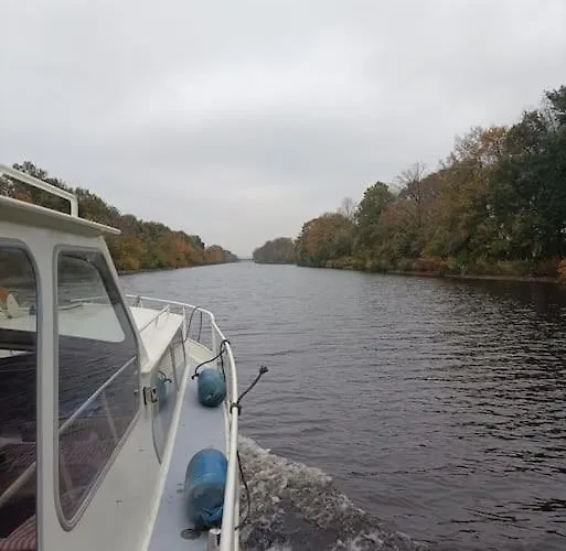 Süsses Motorboot - überseestadt *