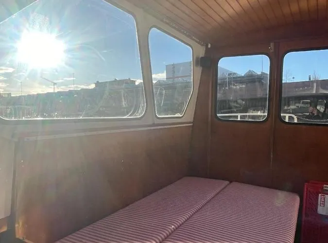 Suesses Motorboot - Ueberseestadt * 不莱梅