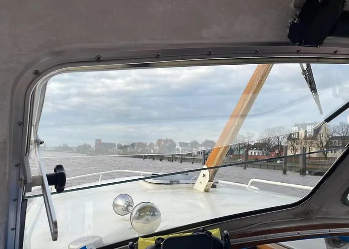 Süsses Motorboot - überseestadt *