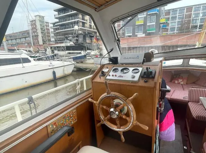 Hotel en barco Süsses Motorboot - überseestadt *