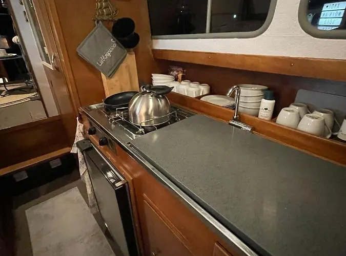 Süsses Motorboot - überseestadt *