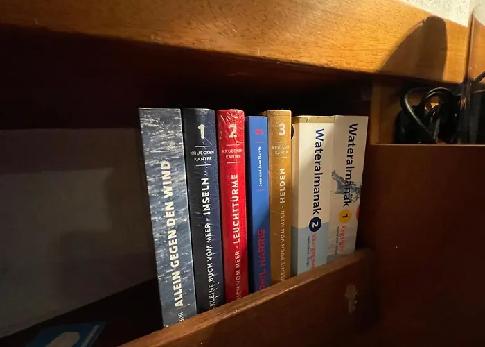 Süsses Motorboot - überseestadt Brema